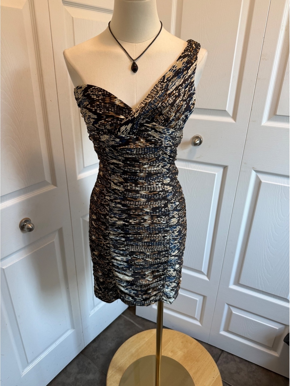 Laundry One-Shoulder Ruched Patterned Cocktail Dress - Picture 2 of 12